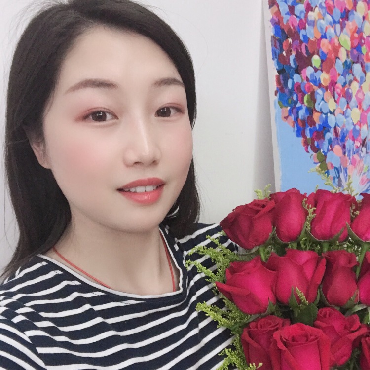 Cristal🍀-湖北省·武汉市·武昌区--完美主义者,会拍照、会P图、会后期剪辑制作视频。可接衣服、饰品、包包、鞋子等网拍。