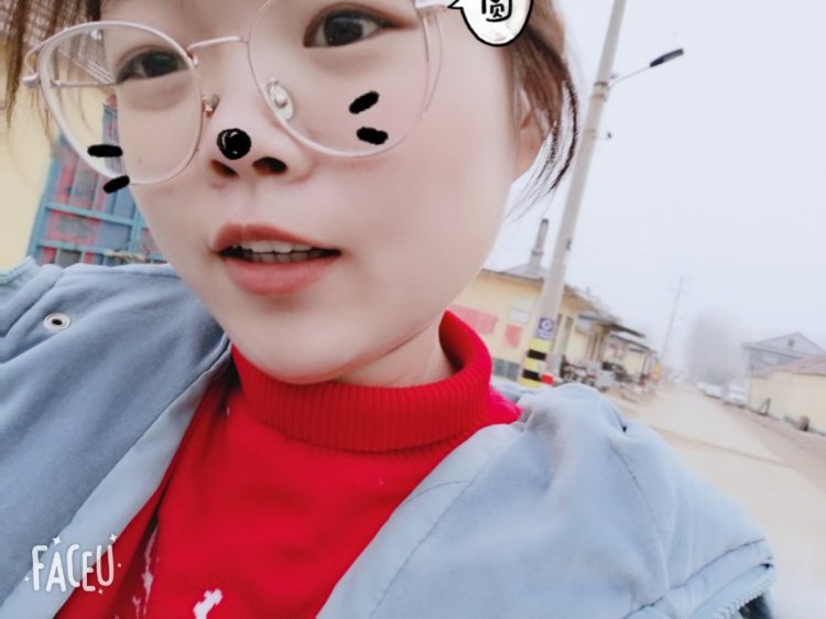 LC🐳-山东省·临沂市·莒南县--可甜可咸,比较适合可爱风,温柔风
网拍,寄拍
会P图,会拍照哦!
期待与你相会☘ ☘