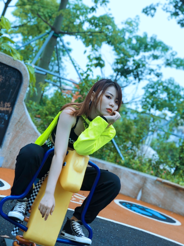 Amy🍁-广东省·珠海市·斗门区--会拍照,会p图,新人一枚,赚点零花钱,网拍寄拍都可以