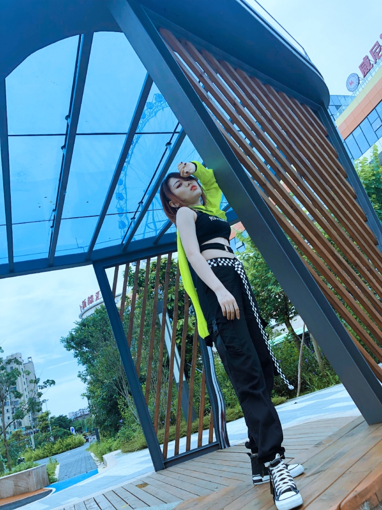 Amy🍁-广东省·珠海市·斗门区--会拍照,会p图,新人一枚,赚点零花钱,网拍寄拍都可以