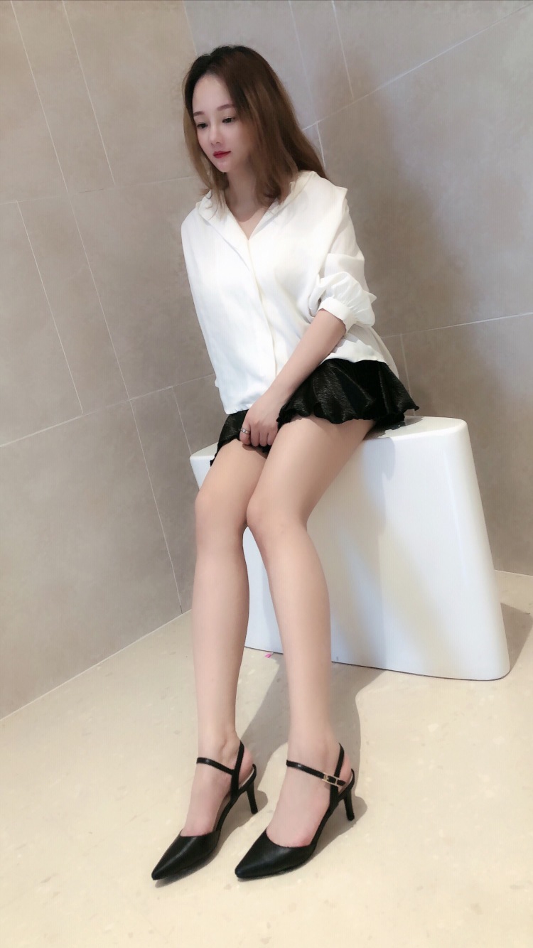 小鹿鹿要萌-广东省·广州市·天河区--接拍买家秀,小视频,***,微博,抖音推广。承接各种买家秀单子放单。