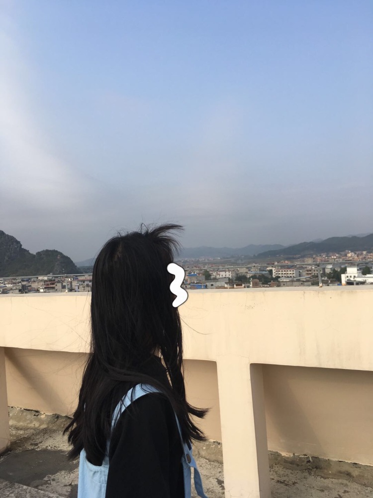 看我网名这么长哎呀呀字数够了唔唔-广西壮族自治区·南宁市·横县--眼睛好看 会拍照会p图 长头发 有锁骨 可寄拍上衣裤子帽子项链手链美瞳 鞋子 网拍买家秀
