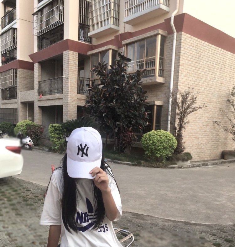 看我网名这么长哎呀呀字数够了唔唔-广西壮族自治区·南宁市·横县--眼睛好看 会拍照会p图 长头发 有锁骨 可寄拍上衣裤子帽子项链手链美瞳 鞋子 网拍买家秀