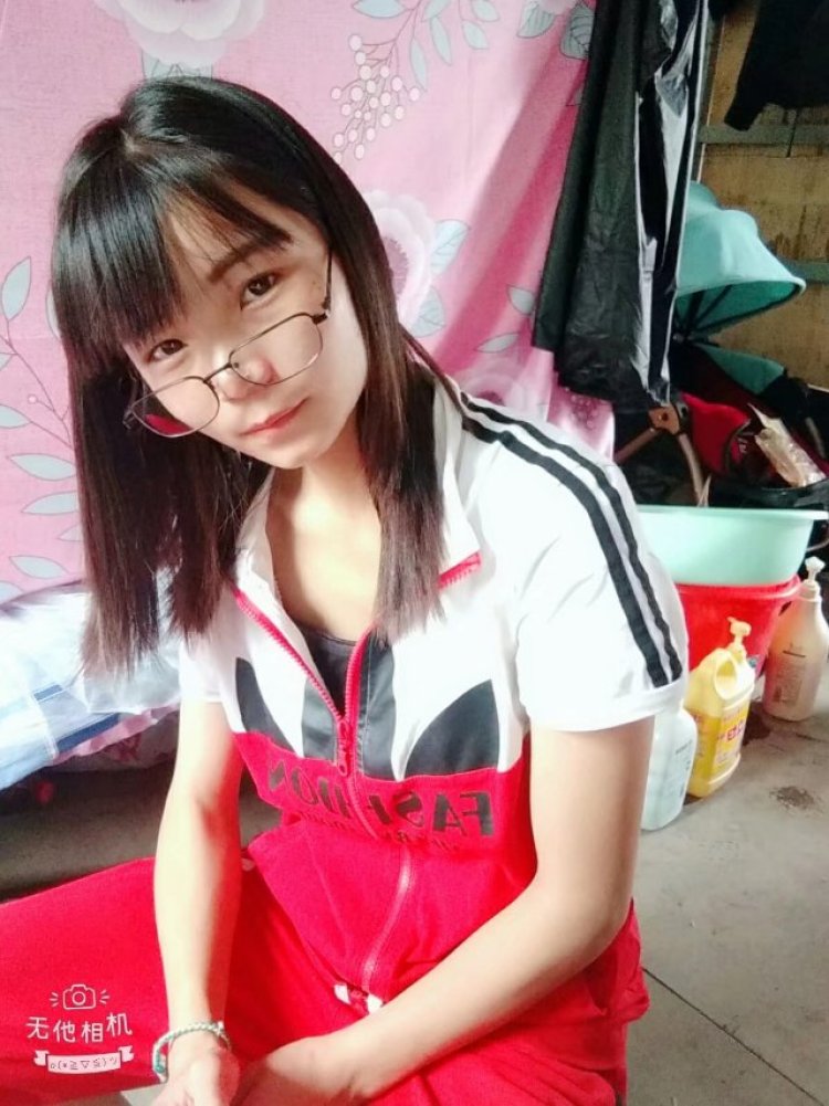 暧昧是毒i-贵州省·六盘水市·水城县--新人想接单 喜欢拍照 身高150 体重70到 80