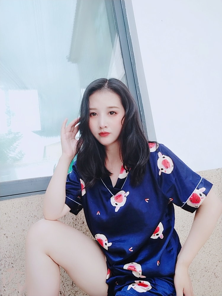 🍼夏天🍄-河南省·郑州市·中原区--接寄拍单,可拍视频!身高165,体重45,网红风格,可爱风格,轻熟风格等都可以驾驭!会拍照,会修图,会滤镜!有眼光的老板,快来滴滴我吧!