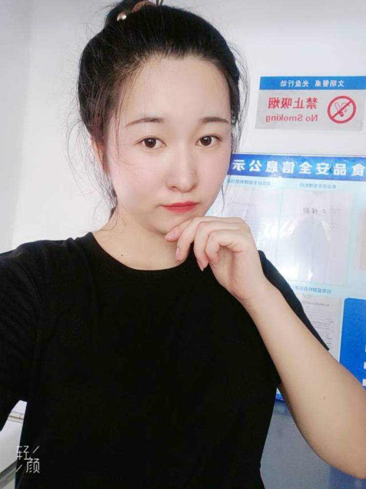 拿糖骗小孩-辽宁省·锦州市·太和区--衣服的网拍,会穿搭,有时间,身高160,体重100