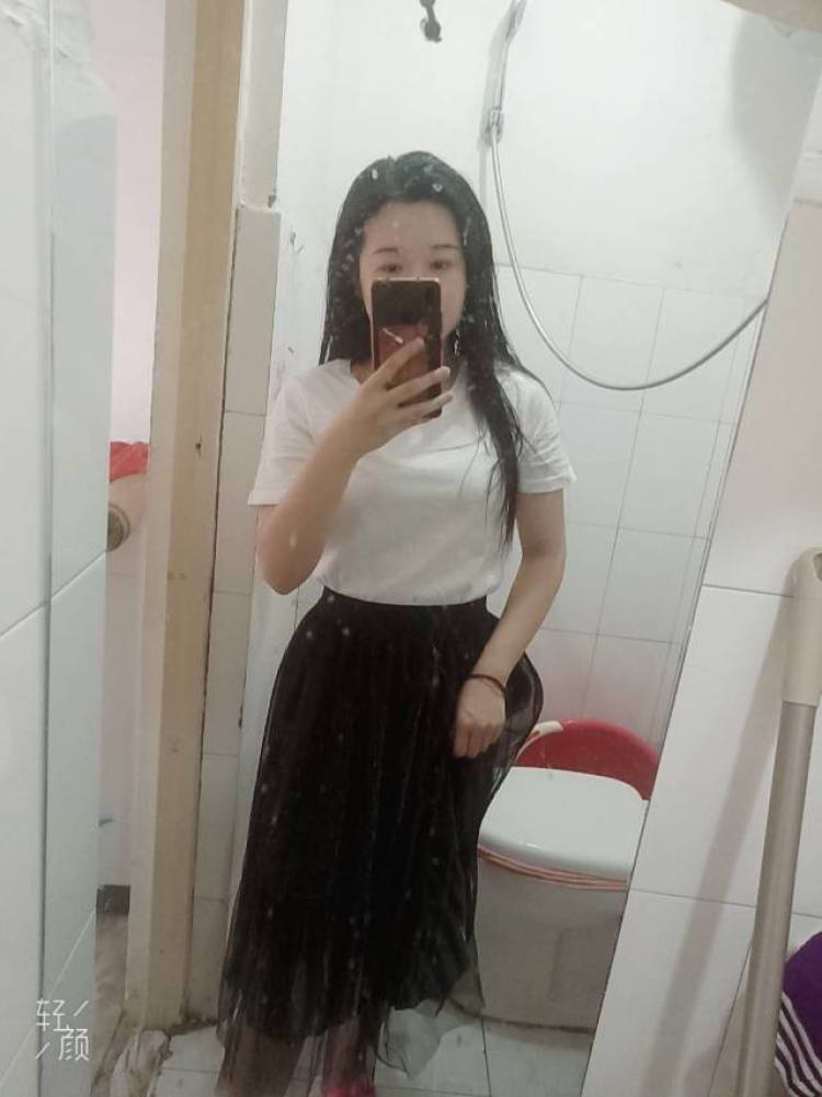 拿糖骗小孩-辽宁省·锦州市·太和区--衣服的网拍,会穿搭,有时间,身高160,体重100