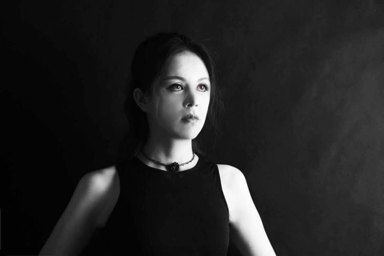 Christina-北京市·北京市·顺义区--以前平模时的照片,做的模卡,希望有大BOSS call 我