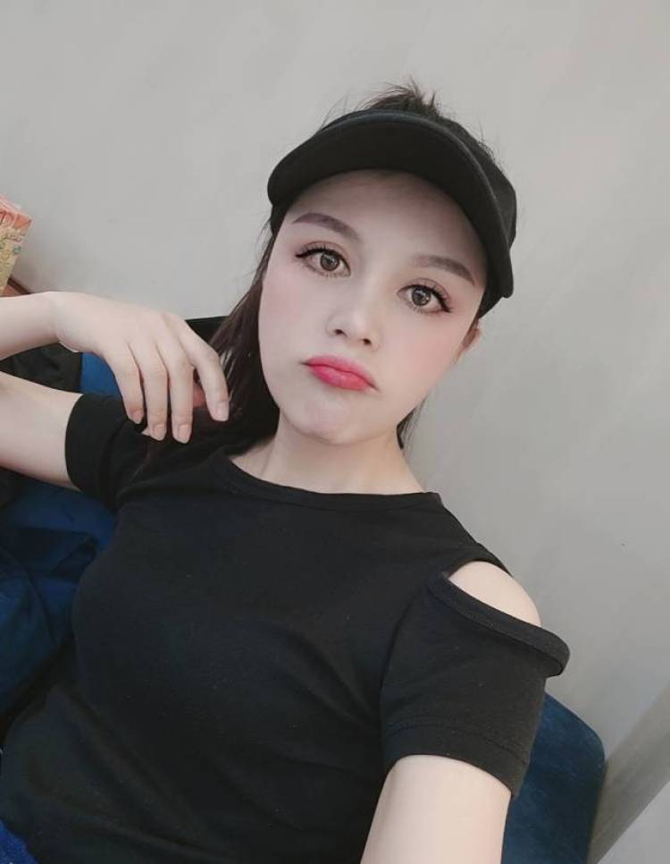 Christina-北京市·北京市·顺义区--以前平模时的照片,做的模卡,希望有大BOSS call 我