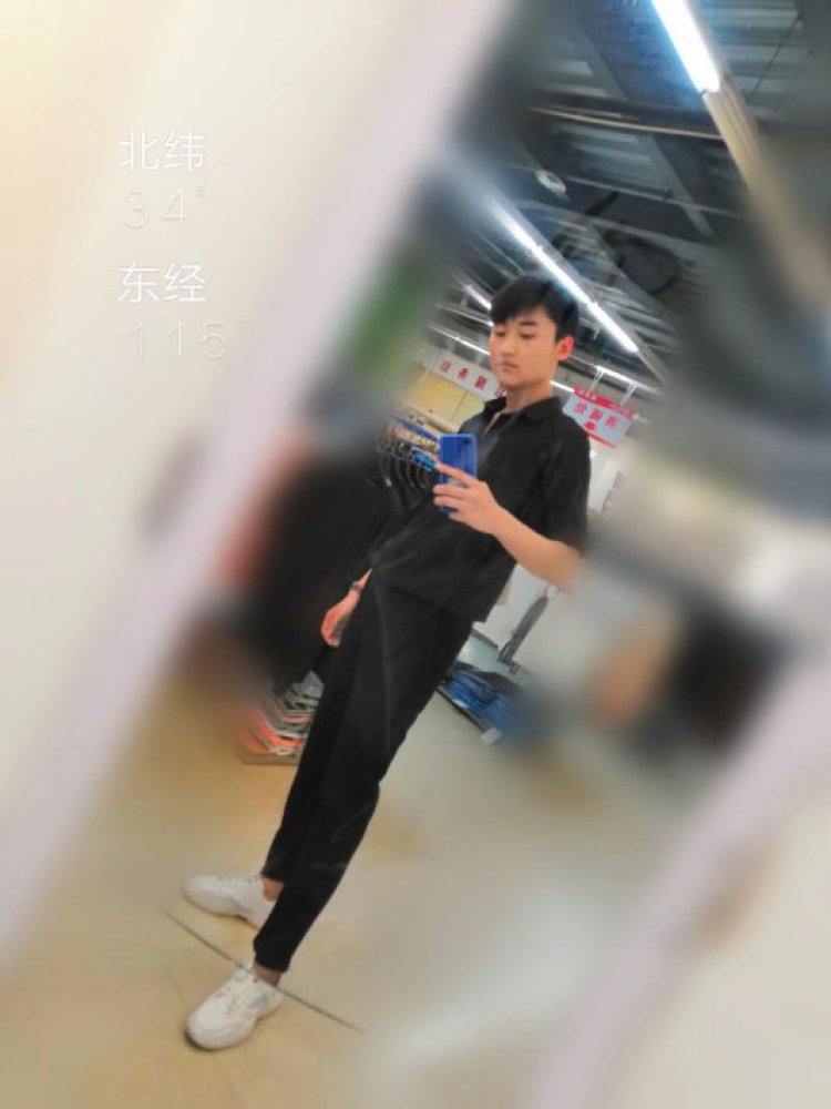 周岩-河南省·开封市·兰考县--183cm。无聊试试,费用无所谓。会拍照。什么的都可以接接。