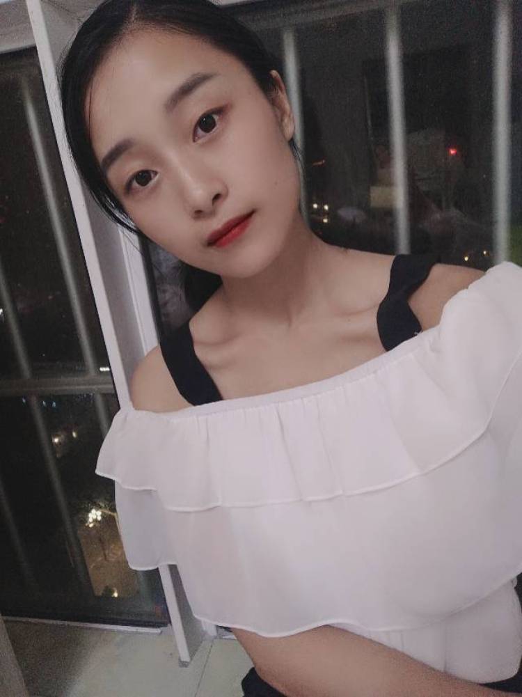 笑魇-贵州省·铜仁市·德江县--商家们符合要求的可以找我哦,接买家秀和寄拍