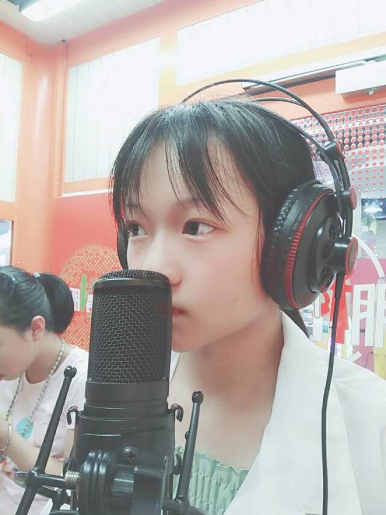 十七-湖南省·永州市·蓝山县--🍓第一次发作品耶
🍓今日话题：你和他（她）现在是什么关系
