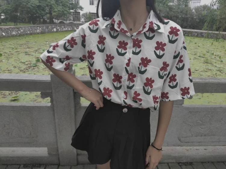 不該識趣-江西省·宜春市·袁州区--身高170 好看的衣服都可以接 其他的也可以