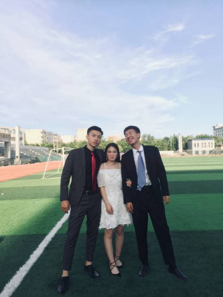 英仔爸爸-新疆维吾尔自治区·博尔塔拉蒙古自治州·博乐市--本人,最近一段时间的照片,中意的话可以来合作,来着不拒!