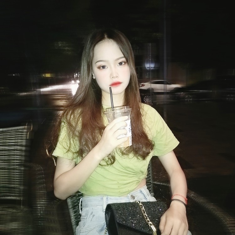 —妹妹.-广东省·广州市·荔湾区--身高165  体重98  各类衣服接拍 15元以上。需要的老板找我找我