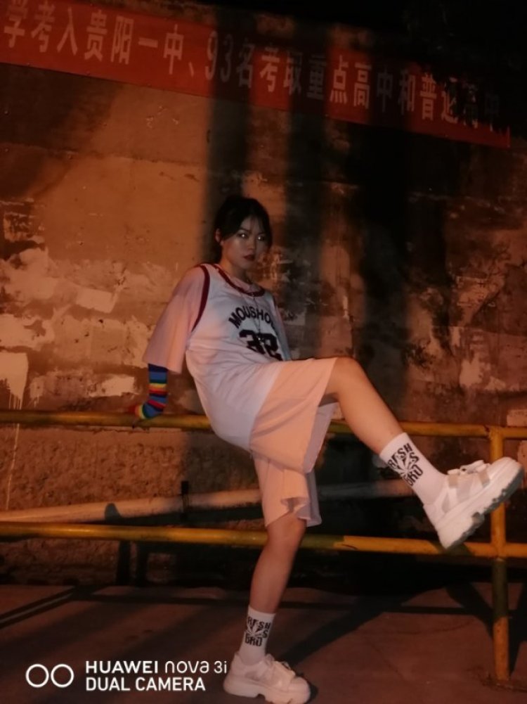 无奈🍸-贵州省·贵阳市·云岩区--身高1.65,体重98,接寄拍,详情私聊,接
买家秀 风格可以私聊。