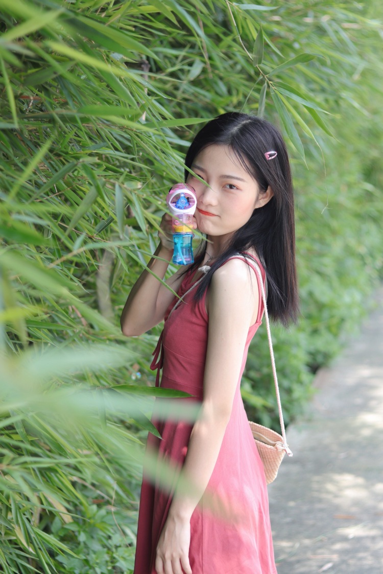 王太白-广东省·东莞市·麻涌镇--本人风格甜美(吧)
小小大学生一枚~
可接买家秀or卖家秀(有经验)
也挺想试一下平模(如果可以的话..)