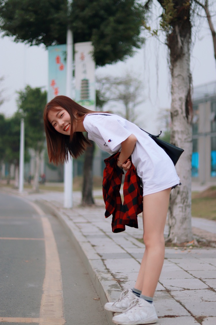 王太白-广东省·东莞市·麻涌镇--本人风格甜美(吧)
小小大学生一枚~
可接买家秀or卖家秀(有经验)
也挺想试一下平模(如果可以的话..)