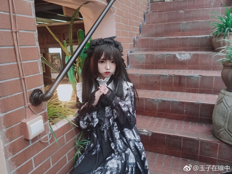 @玉子在線中-上海市·上海市·闵行区--155cm 48kg
可接买家秀/短视频/寄拍送拍/微博***推广
穿衣类型:软妹风/日系风/韩风均可