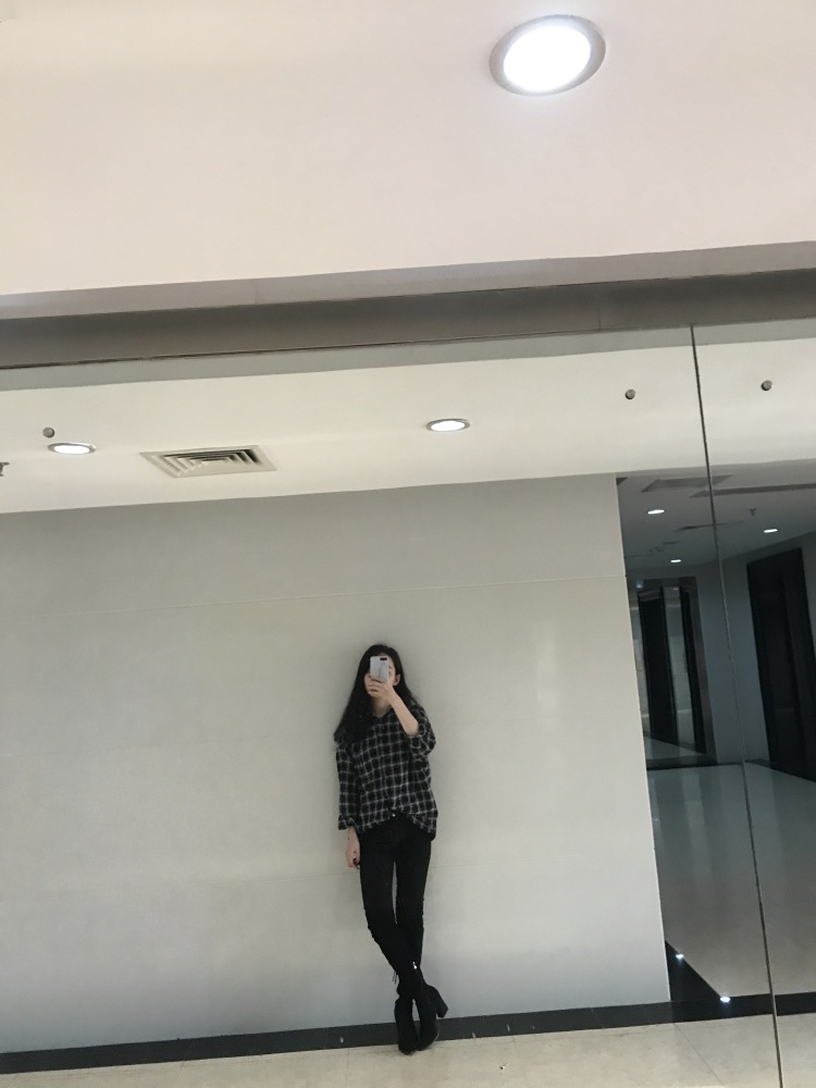 雪莉Shirley-广东省·惠州市·惠城区--160体重42kg，冷白皮，主播，黑长发，做过服装店平面拍，适合接买家秀