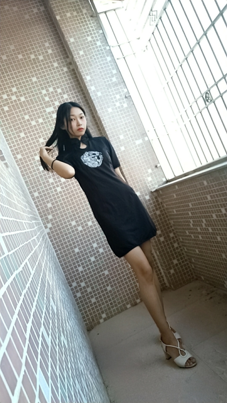 小猫-广东省·潮州市·潮安区--可接寄拍，送拍，可拍日常女装、汉服、旗袍等，饰品小物件，可拍小视频