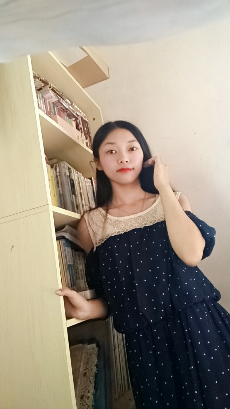 小猫-广东省·潮州市·潮安区--可接寄拍，送拍，可拍日常女装、汉服、旗袍等，饰品小物件，可拍小视频