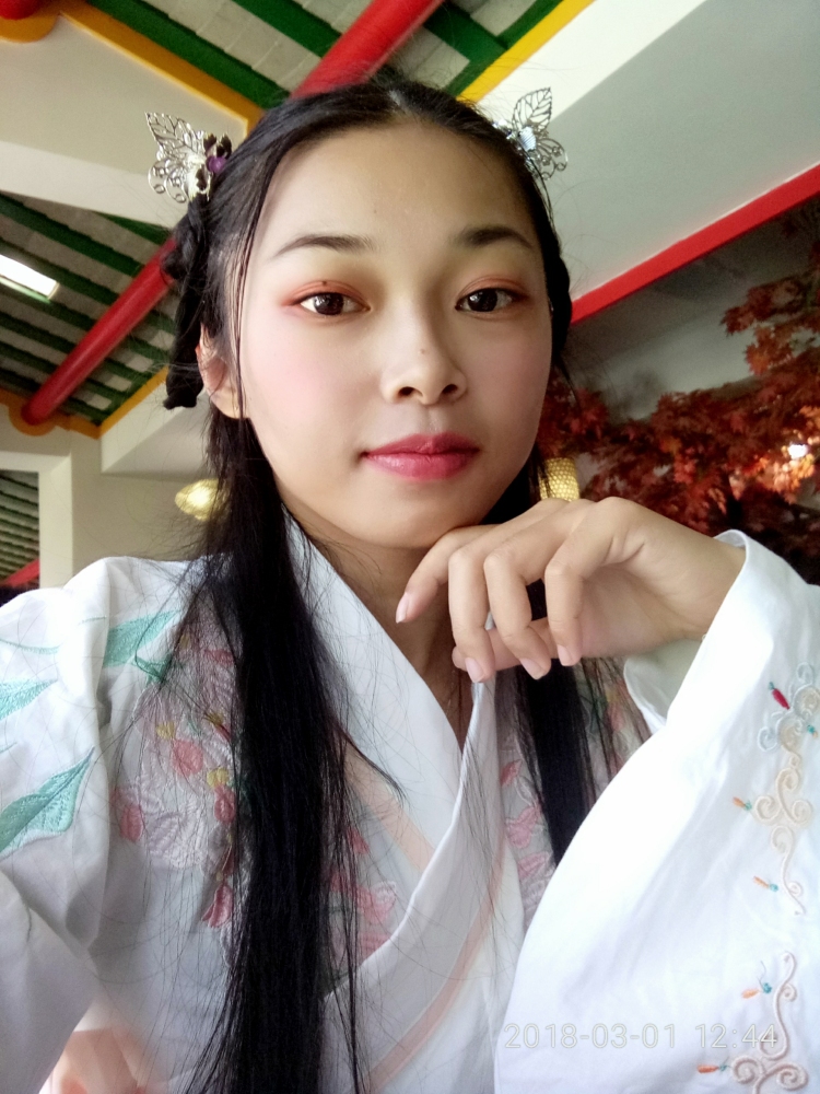 小猫-广东省·潮州市·潮安区--可接寄拍，送拍，可拍日常女装、汉服、旗袍等，饰品小物件，可拍小视频