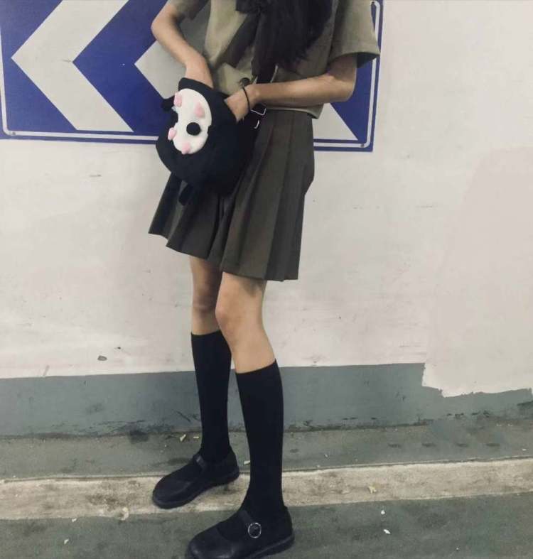 你的怡怡.-广东省·深圳市·龙岗区--接送拍 会p 图 快手三千粉丝