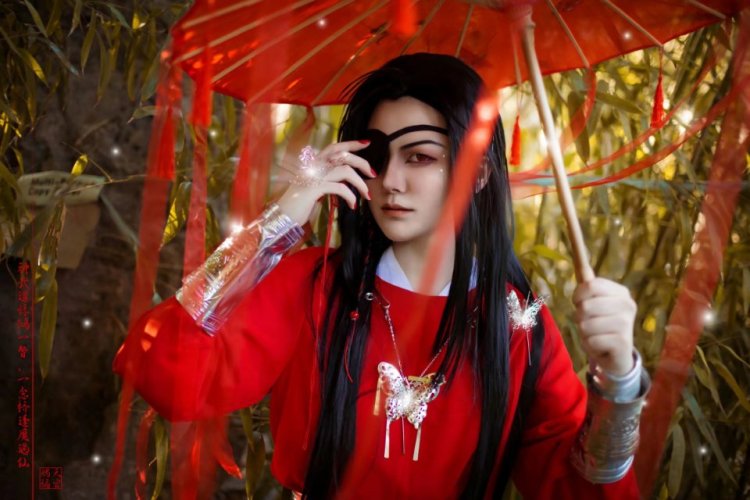 洛仙-山西省·太原市·万柏林区--天官赐福：血雨探花花城cos正片
抖音：洛仙     coser洛仙
日常服寄拍 cos服寄拍 接触过这方面工作