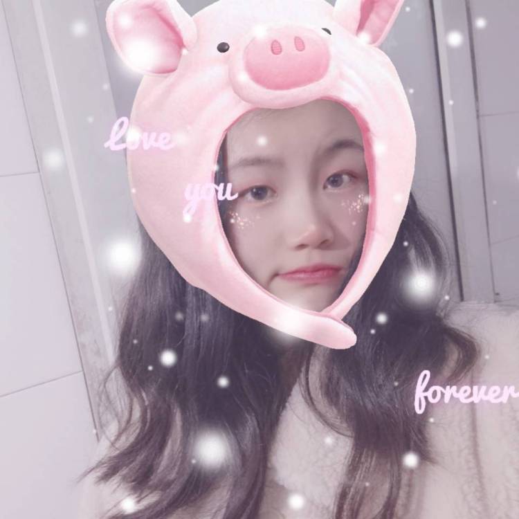 木有牙的兔纸🐰 -江苏省·苏州市·吴中区--喜欢拍照，会p美美哒照片. ♥ 
在校大学生