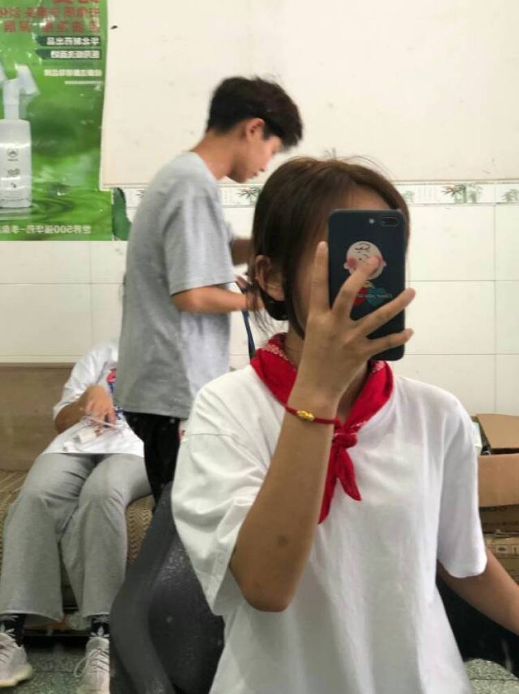 小圆-湖南省·益阳市·安化县--幼师 体重 98 身高162
会拍照会p图 可接多单
pdd tb 都可接
风格多变化