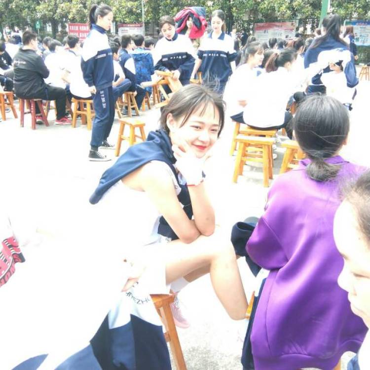 小圆-湖南省·益阳市·安化县--幼师 体重 98 身高162
会拍照会p图 可接多单
pdd tb 都可接
风格多变化