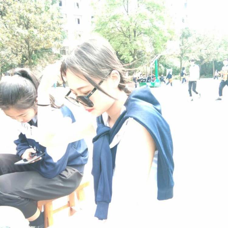 小圆-湖南省·益阳市·安化县--幼师 体重 98 身高162
会拍照会p图 可接多单
pdd tb 都可接
风格多变化