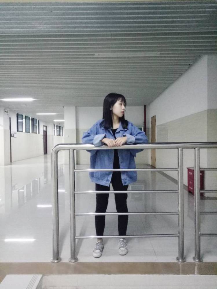 Lynn-广西壮族自治区·南宁市·西乡塘区--身高161体重43会跳舞会拍照会P图擅长各种风格