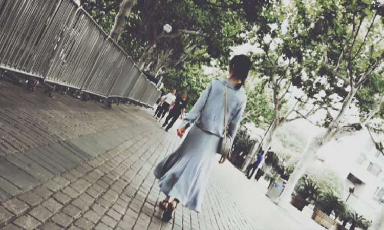 。-浙江省·杭州市·滨江区--会搭配会拍照会p图,新人尝试,寄拍送拍都可以,希望可以长期合作。
