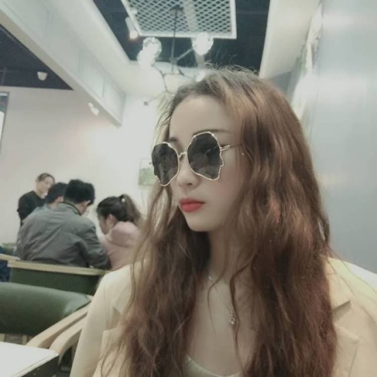 慕筱-广东省·东莞市·大岭山镇--爱好拍照 有熟练的p图技术 手持苹果8和vivo nex两部手机 希望有商家找我拍买家秀