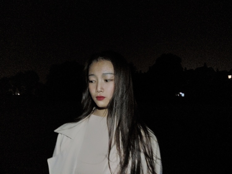 慕筱-广东省·东莞市·大岭山镇--爱好拍照 有熟练的p图技术 手持苹果8和vivo nex两部手机 希望有商家找我拍买家秀