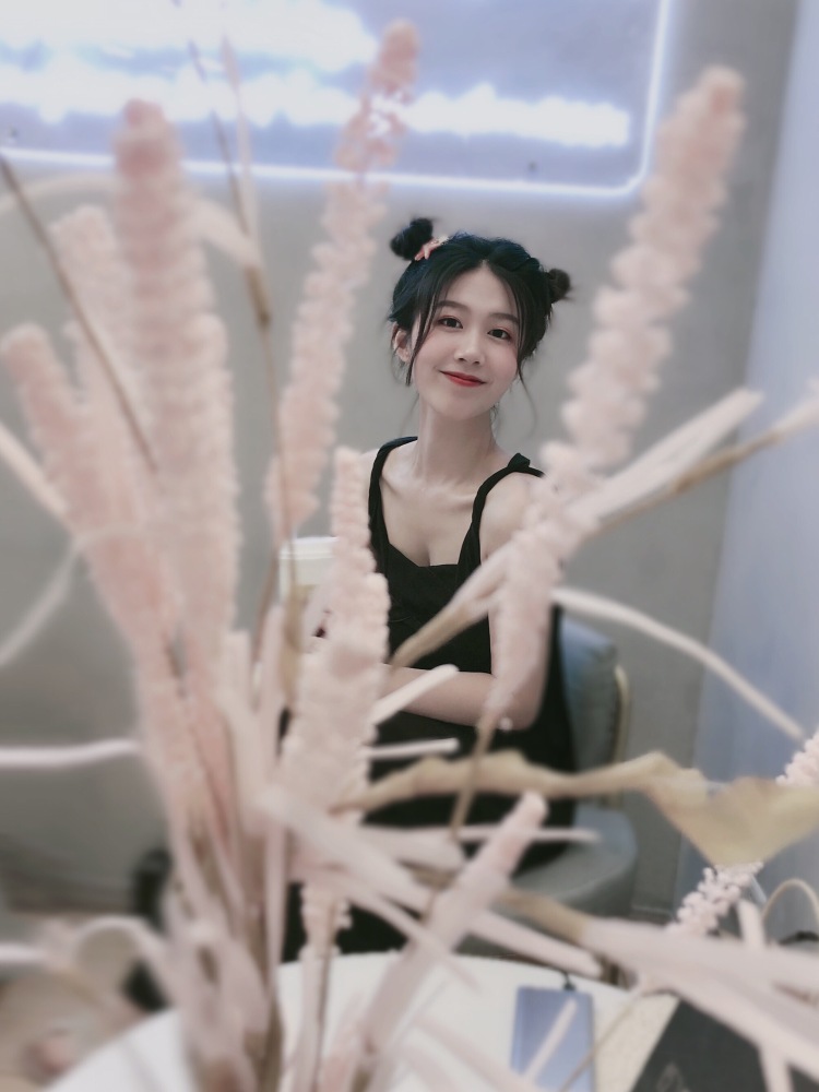 yetta-江苏省·盐城市·亭湖区-抖音-身高171,体重118,腰细无赘肉,短发,会拍照会化妆会ps,汉服,礼服,旗袍,日常,能接受驾驭各种风格,拍摄需要可带假发
