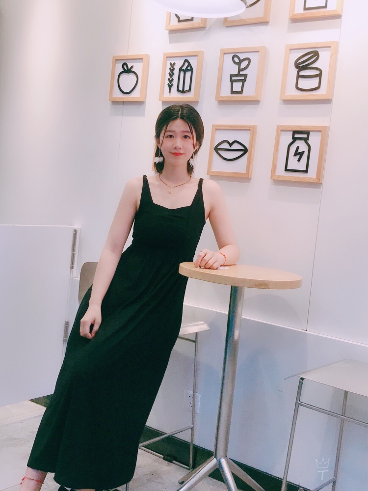 yetta-江苏省·盐城市·亭湖区-抖音-身高171,体重118,腰细无赘肉,短发,会拍照会化妆会ps,汉服,礼服,旗袍,日常,能接受驾驭各种风格,拍摄需要可带假发