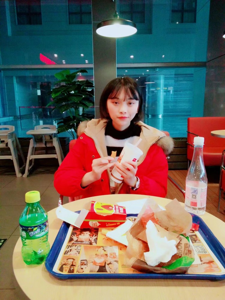 小萧萍欧尼💗-贵州省·黔南布依族苗族自治州·长顺县--会拍照,出图快,
认真负责 ,可萌可御姐。