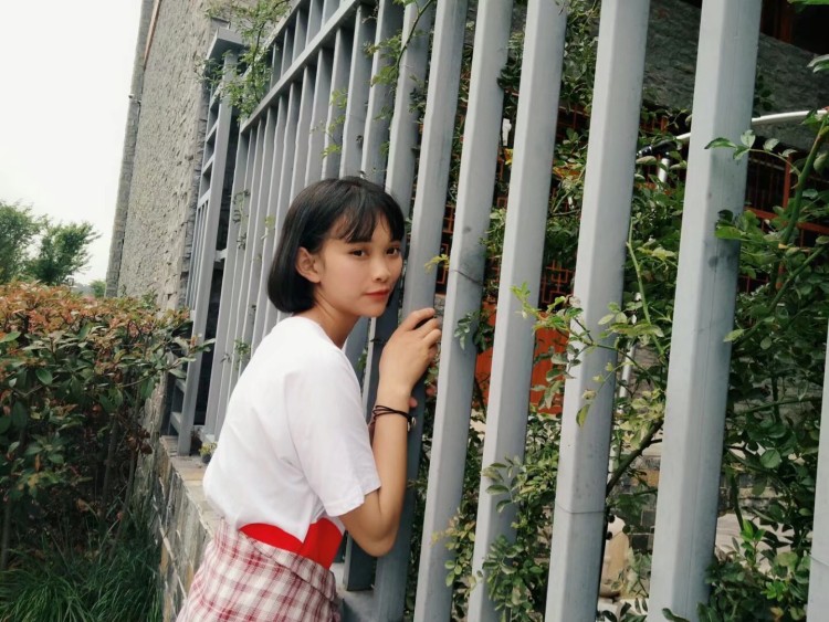 小萧萍欧尼💗-贵州省·黔南布依族苗族自治州·长顺县--会拍照,出图快,
认真负责 ,可萌可御姐。