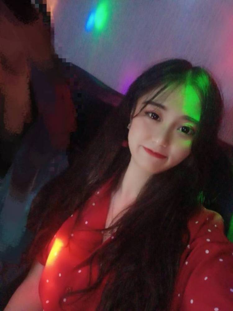 @zzh💓-山东省·济宁市·邹城市--接寄拍 服装单 美瞳单 饰品单都可接 有需要的卖家请联系
