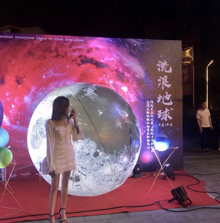 moonismylover-湖南省·邵阳市·双清区--身材偏瘦,长的还行,各类风格驾驭的还不错,照片属于比较抓眼的,有需要合作的可以联系我嗷