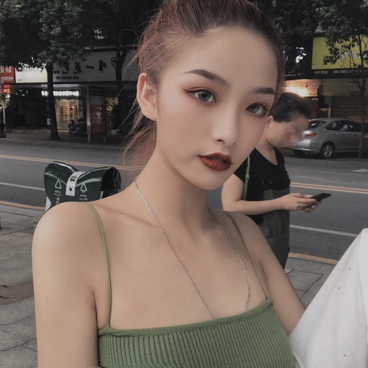 moonismylover-湖南省·邵阳市·双清区--身材偏瘦,长的还行,各类风格驾驭的还不错,照片属于比较抓眼的,有需要合作的可以联系我嗷