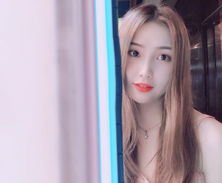 多么哇塞的姑娘💋-广西壮族自治区·柳州市·柳南区--接寄拍,会化妆,拍照摄影,P图等后期