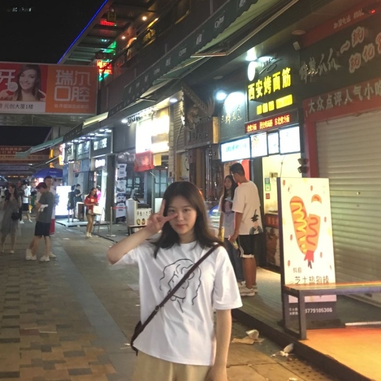 苏洛啊-江西省·南昌市·新建区--在线接拍 鞋子 包包 饰品 衣服 化妆品等