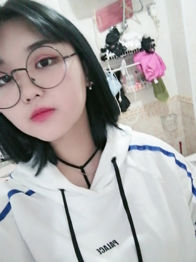 zwx🐯-吉林省·四平市·铁西区--在线街拍鞋子包包化妆品衣服等等
