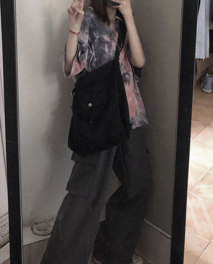 .-广东省·汕头市·潮南区--喜欢拍照,一直向往拍出高质量的照片,喜欢酷点的衣服