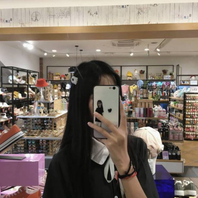 过分温柔-江西省·新余市·渝水区--最近接的买家秀送拍单：衣服裤子，假睫毛，精华液 手机壳   
有商家需要买家秀可以联系我哦，无佣金送实物也接收哦