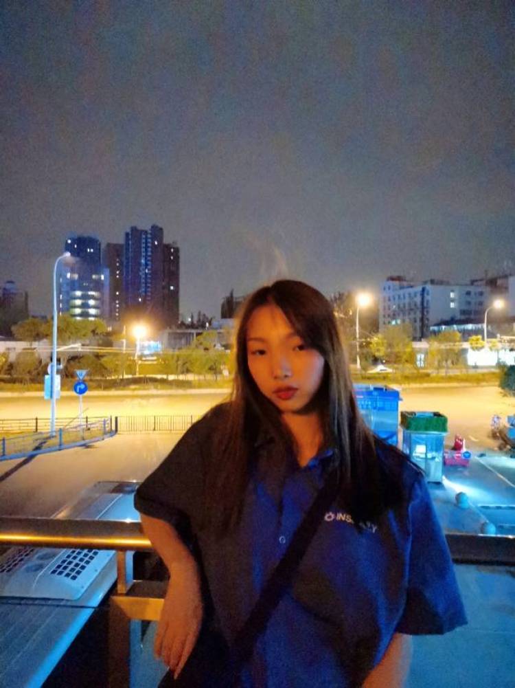 奶茶精-湖北省·武汉市·江夏区--日常生活照,有个会拍照的朋友